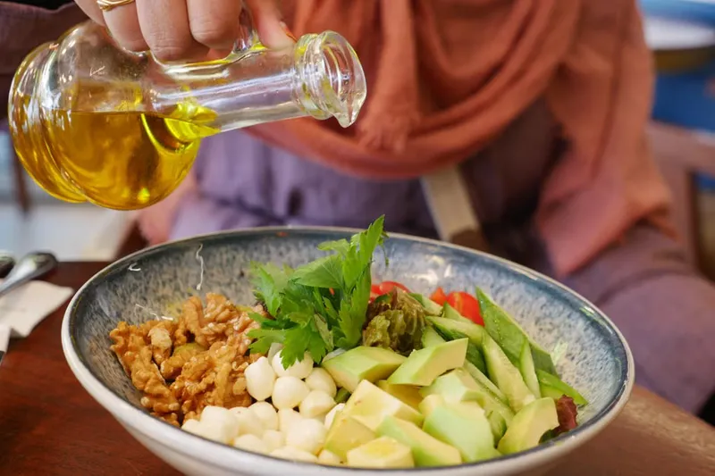 Avocado, Grapefruit And Walnut Salad Recipe — photo 2