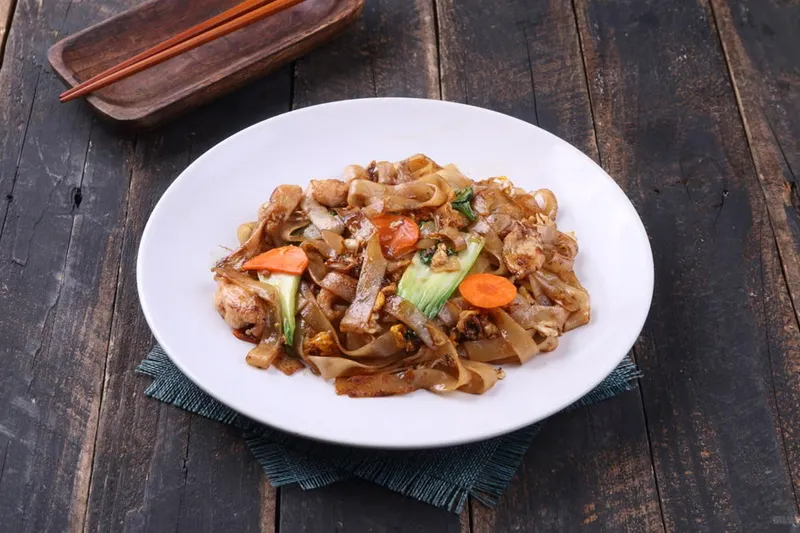 Chicken Pad Thai Noodles Recipe — photo 2