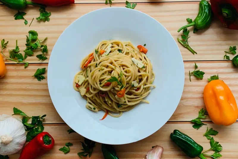 Aglio E Olio Pasta Recipe with Roasted Cauliflower, Peppers & Cashew Nuts