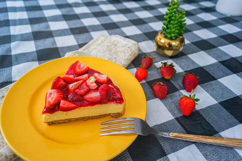 Walnut Cranberry No Bake Cheesecake Recipe With Strawberries — photo 2