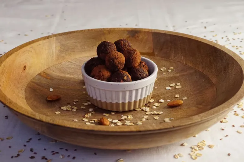 Dates Chocolate & Nut Balls Recipe (Energy Balls) — photo 2