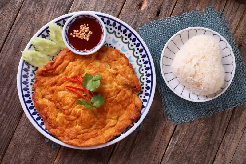 Thai Style Kai Jeow Moo Sab Recipe - Omelette with minced Chicken