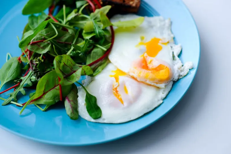 Poached Eggs Recipe With Arugula Fig Walnut Salad