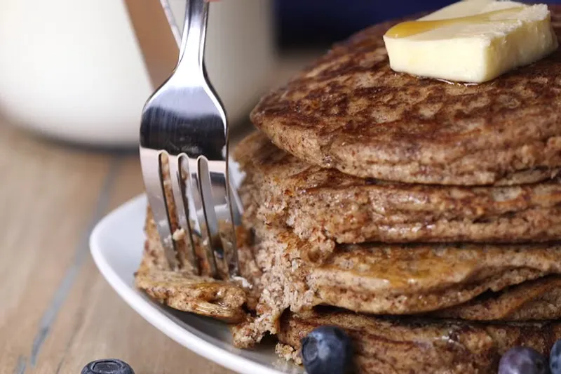 Whole Wheat Buttermilk Banana Pancakes Recipes — photo 2