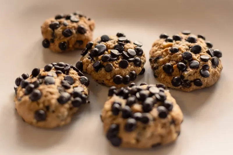 Whole Wheat Ragi Chocolate Chip Cookie Pizza Recipe