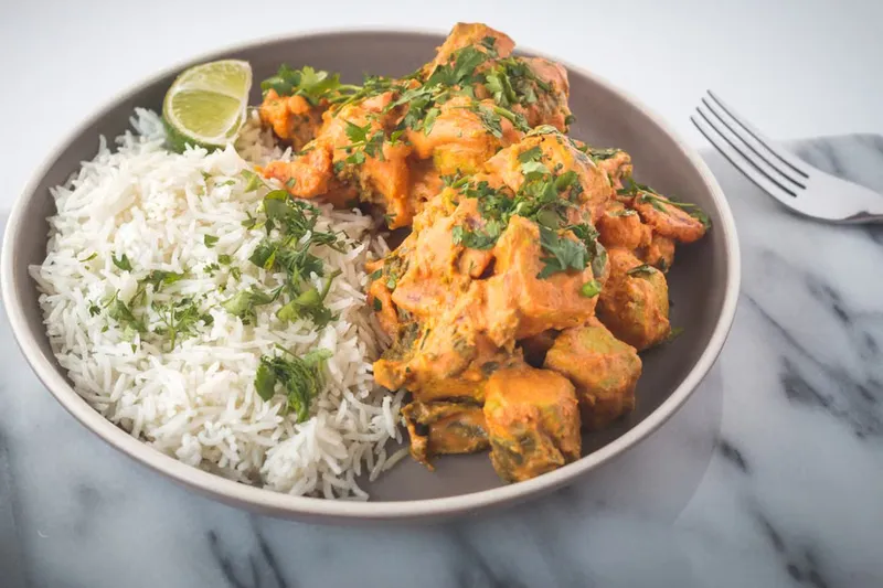 Kashmiri Style Kokur Yakhni Recipe-Chicken Cooked In Yogurt — photo 2